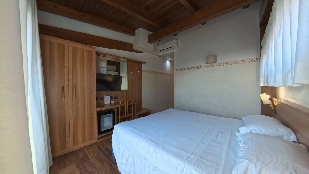Hotel Aurora 26/62