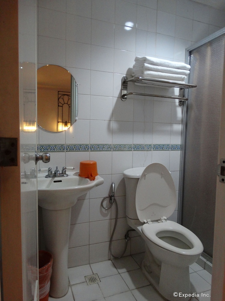 غرفة ديلوكس عائلية بسرير كوين وسريرين منفصلين، Urban Travellers Hotel Ex Shogun Suite Hotel 6/10