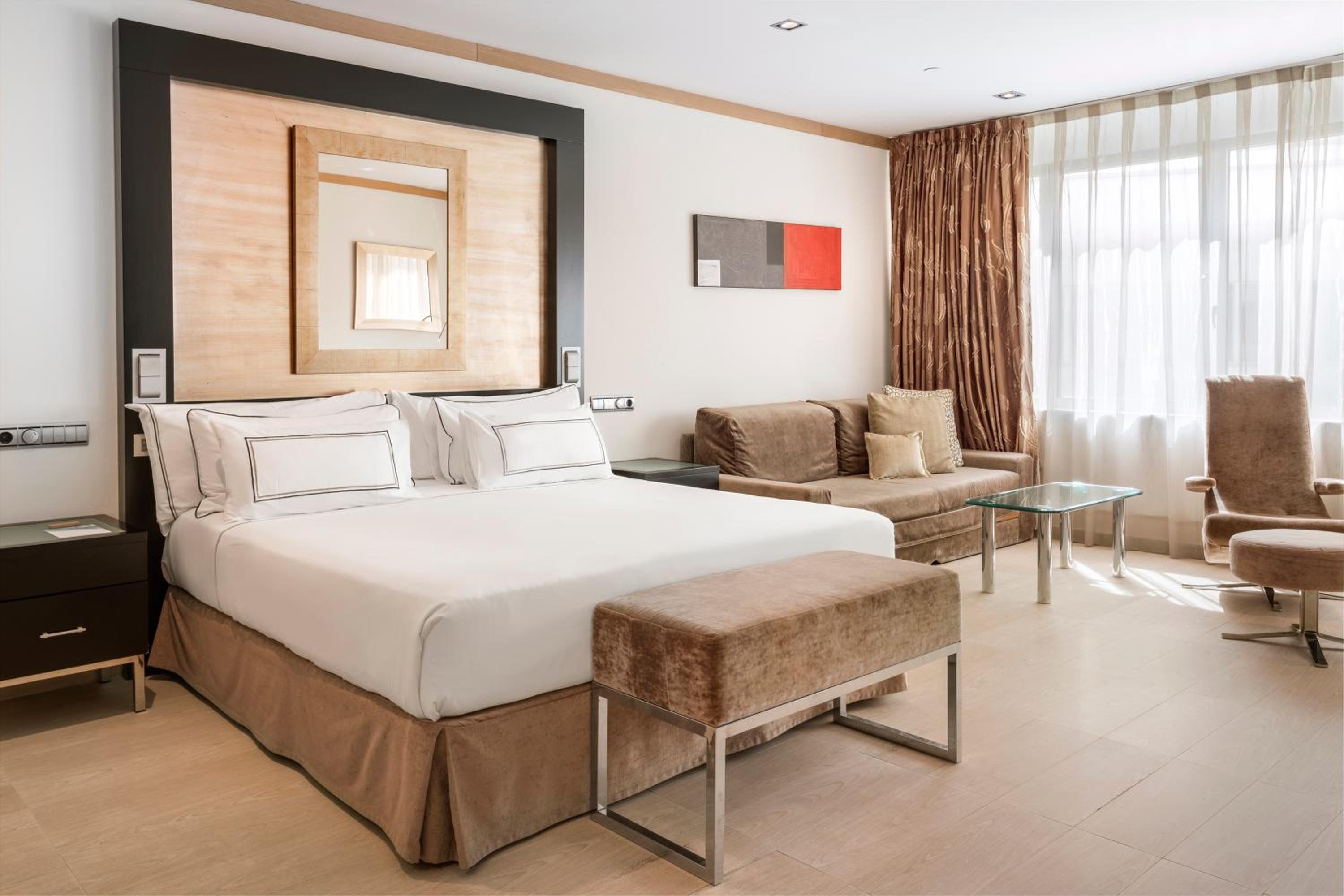Family, King Bed, Melia Madrid Princesa Hotel 3/7