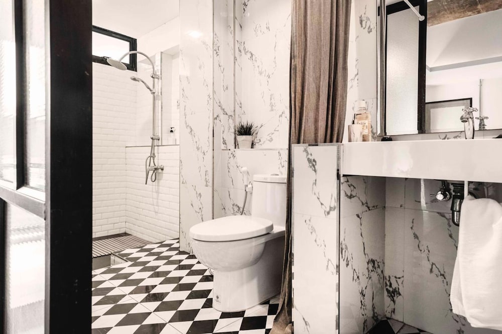 Blu Cabin Ari Stylish Gay Poshtel 73/73