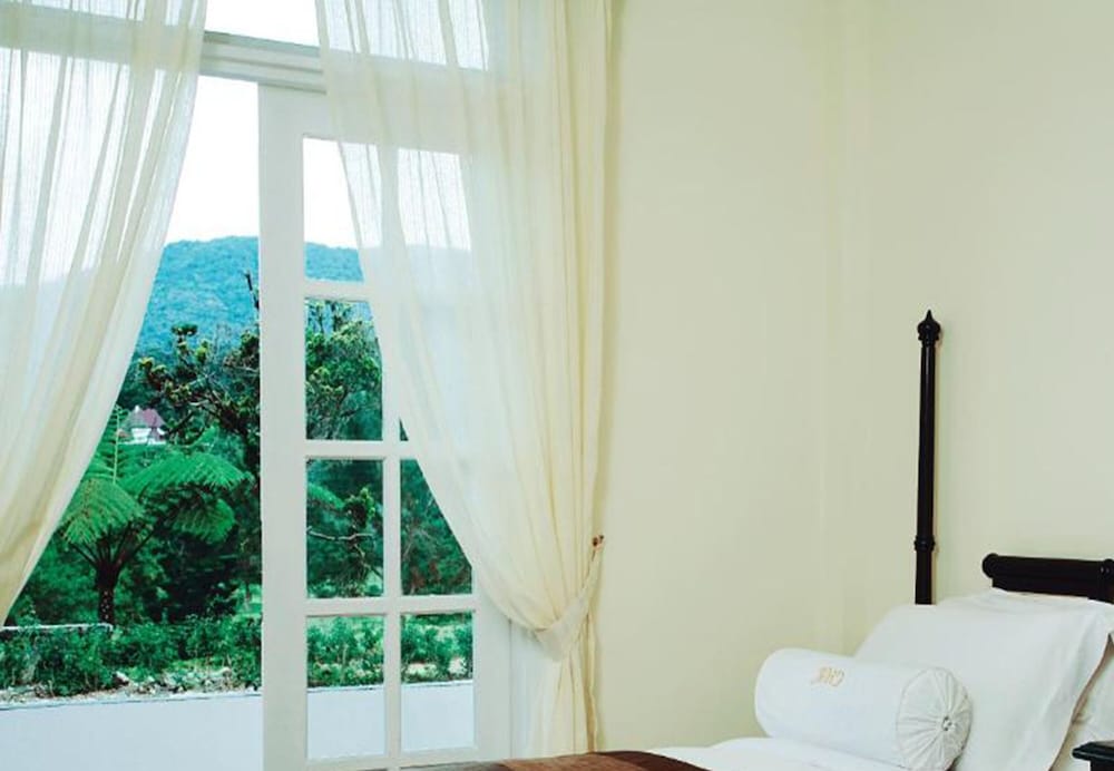 CAMERON HIGHLANDS RESORT 21/74