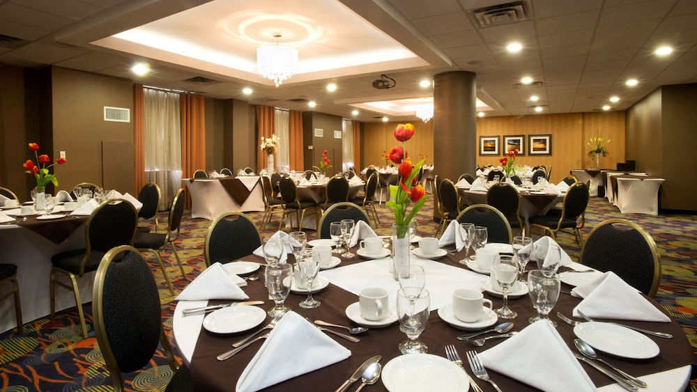 Holiday Inn And Suites Mississauga 30/39