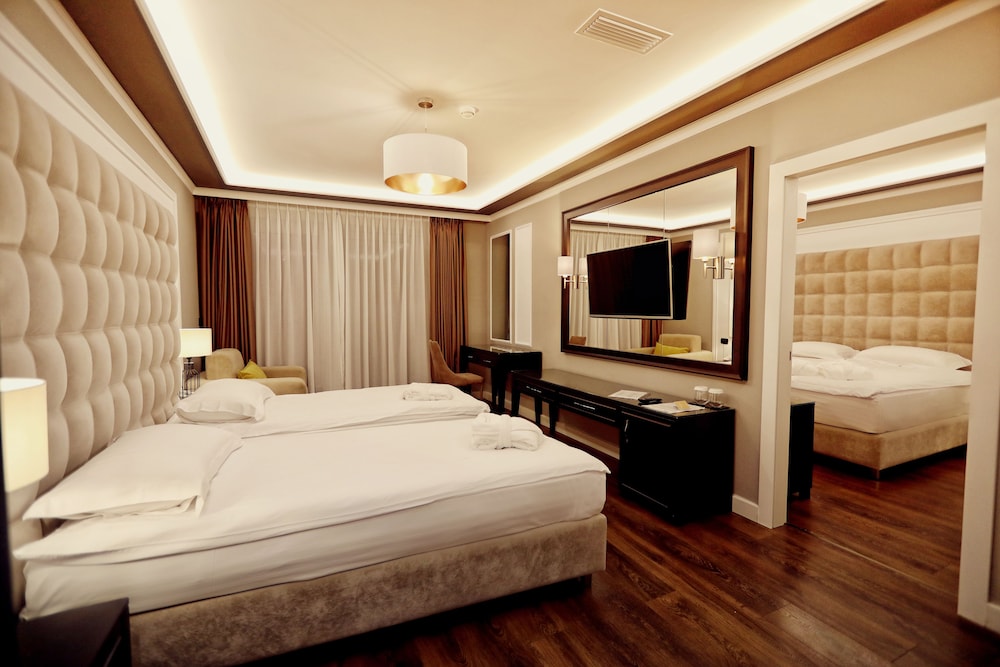 Premium Hotel Beach 12/50