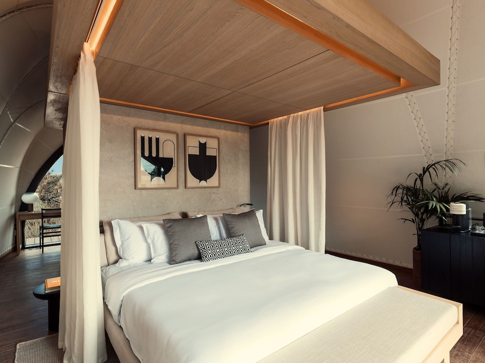 Cabana, King Bed