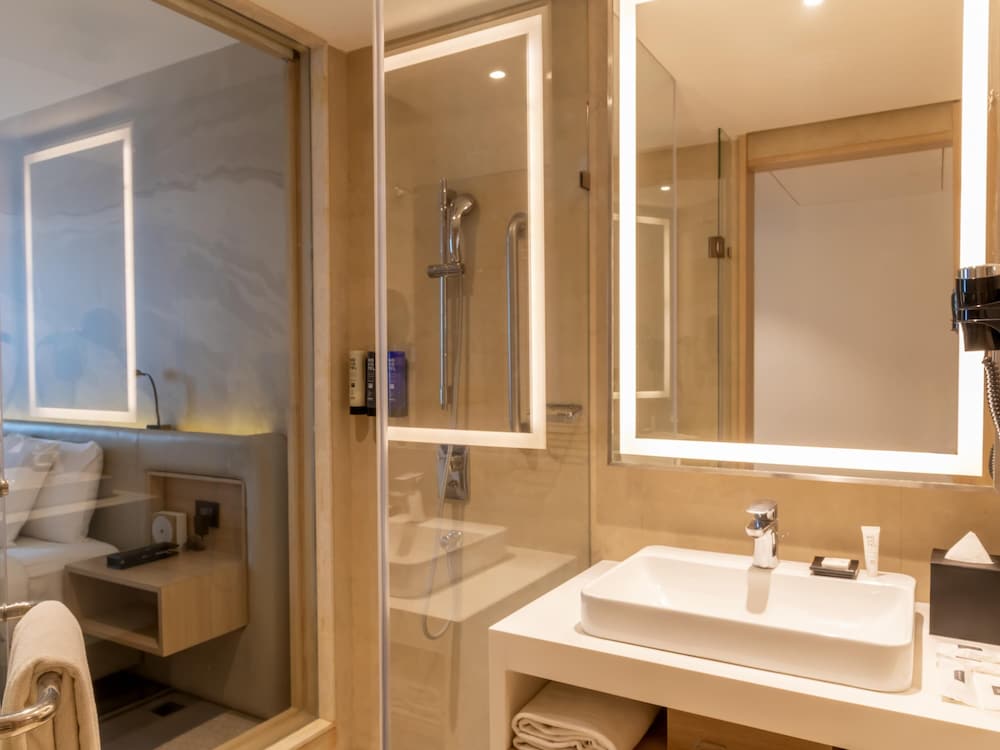 Novotel Ahmedabad 70/71