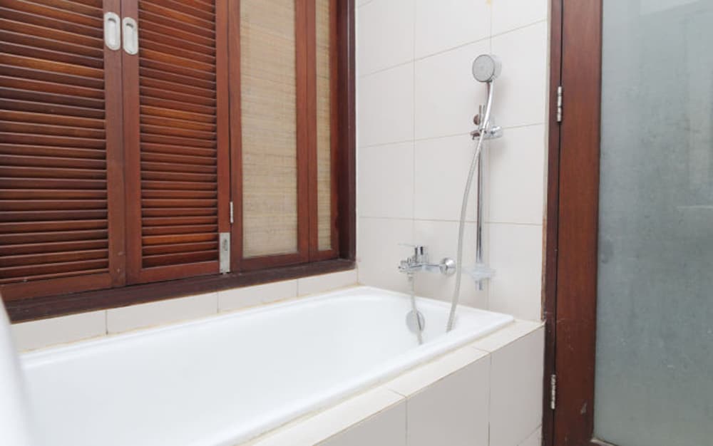 SURIS BOUTIQUE HOTEL 46/50