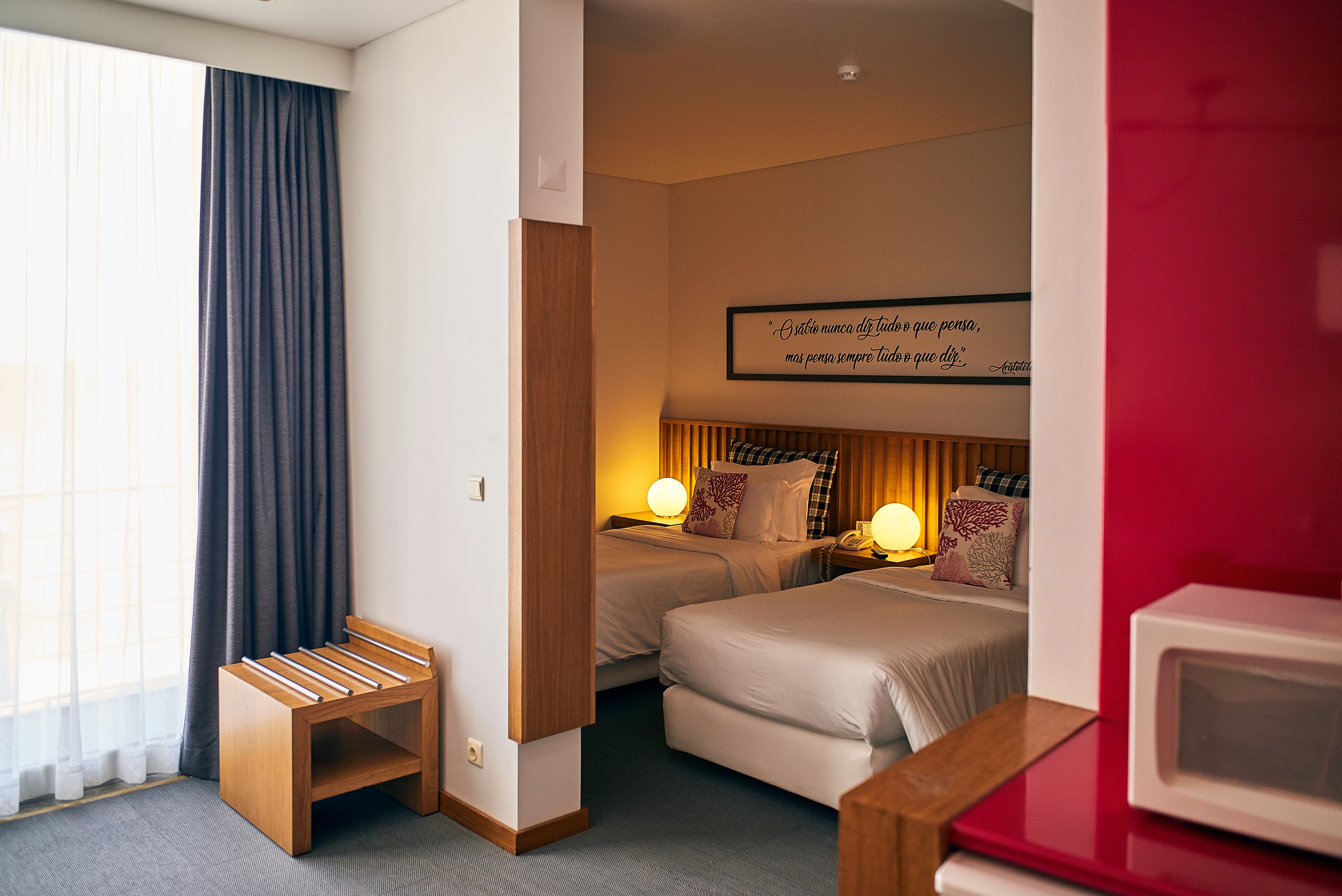 استوديو بإطلالة على البحر