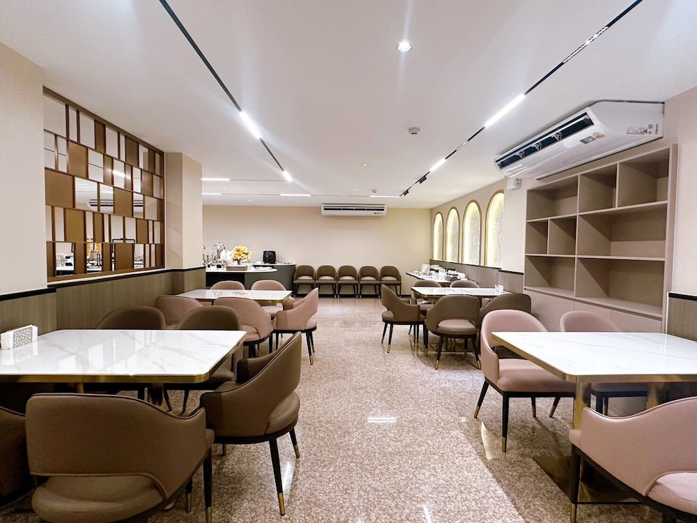Miloft Suvarnabhumi Airport Hotel 42/50