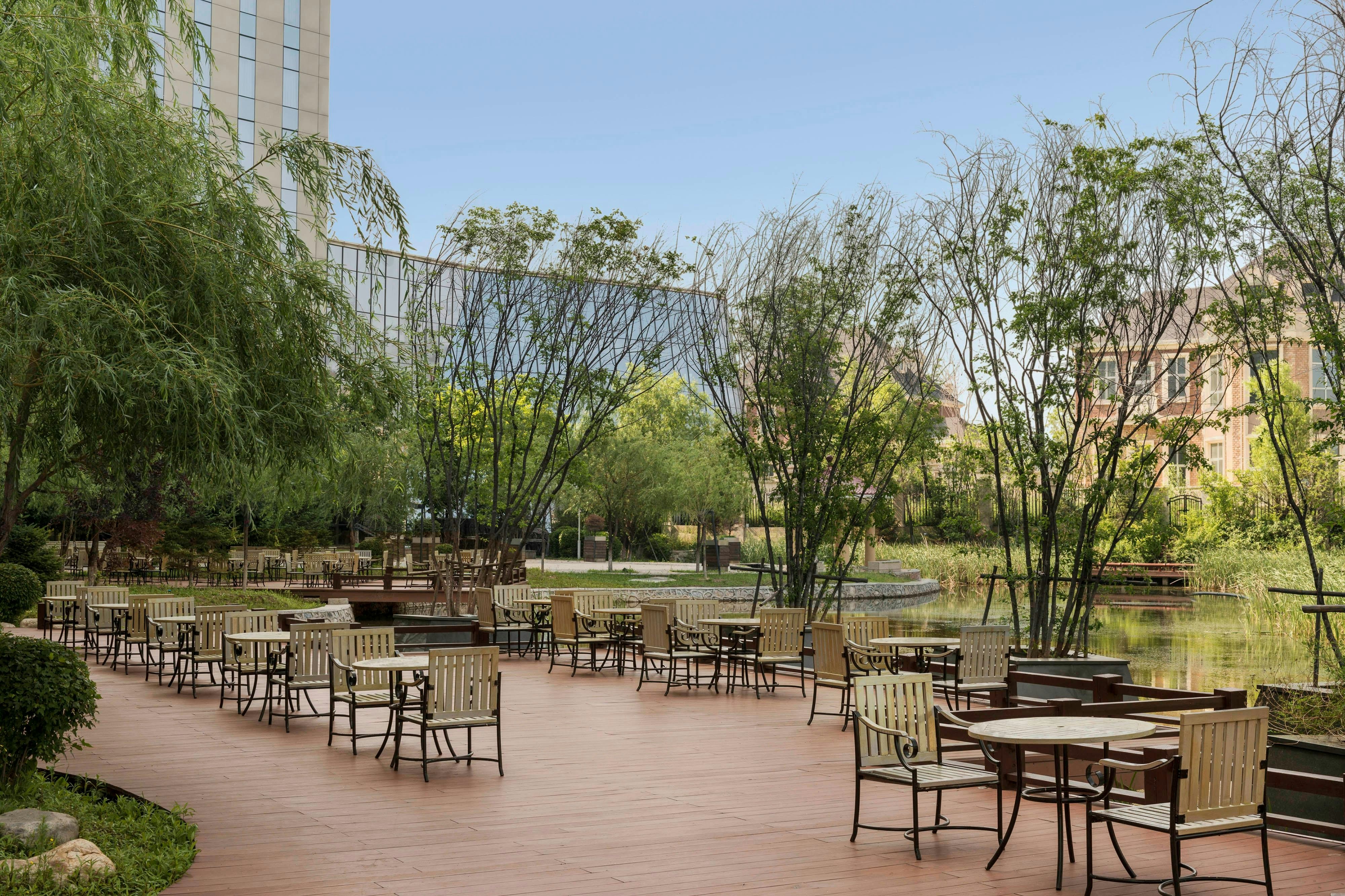 Sheraton Changchun Jingyuetan Hotel 9/19