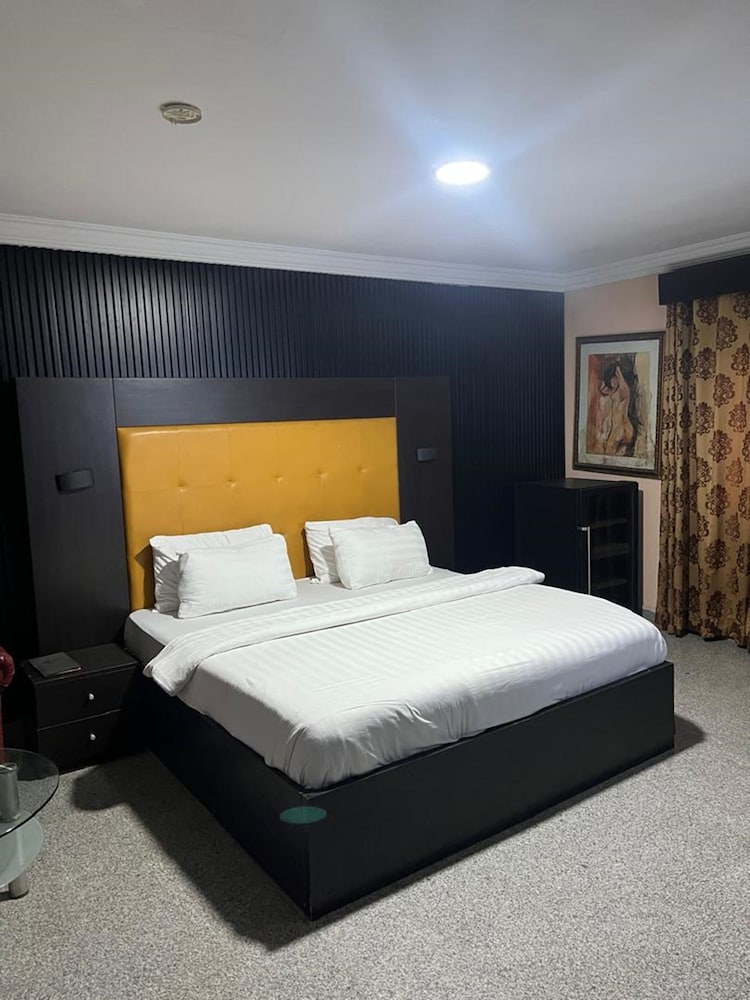 Paris Suites 21/64