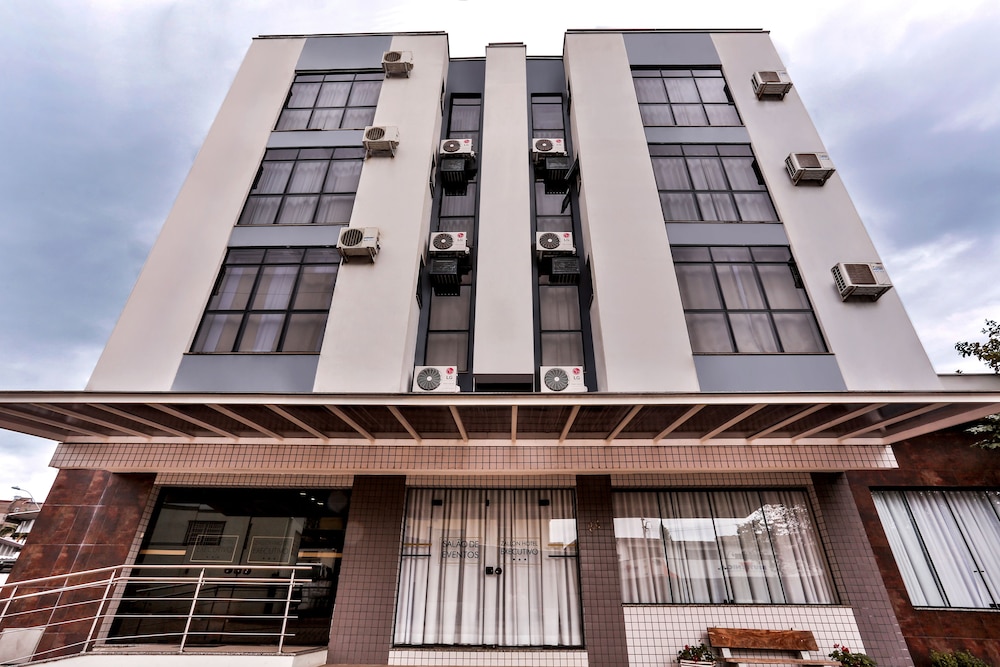 ZALLON HOTEL EXECUTIVE 4/53