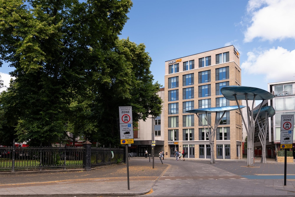 YOTELPAD London Stratford, Select by Hilton 43/50