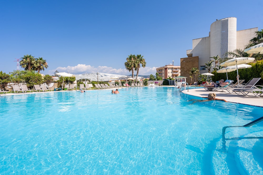 Capo Peloro Resort 38/43