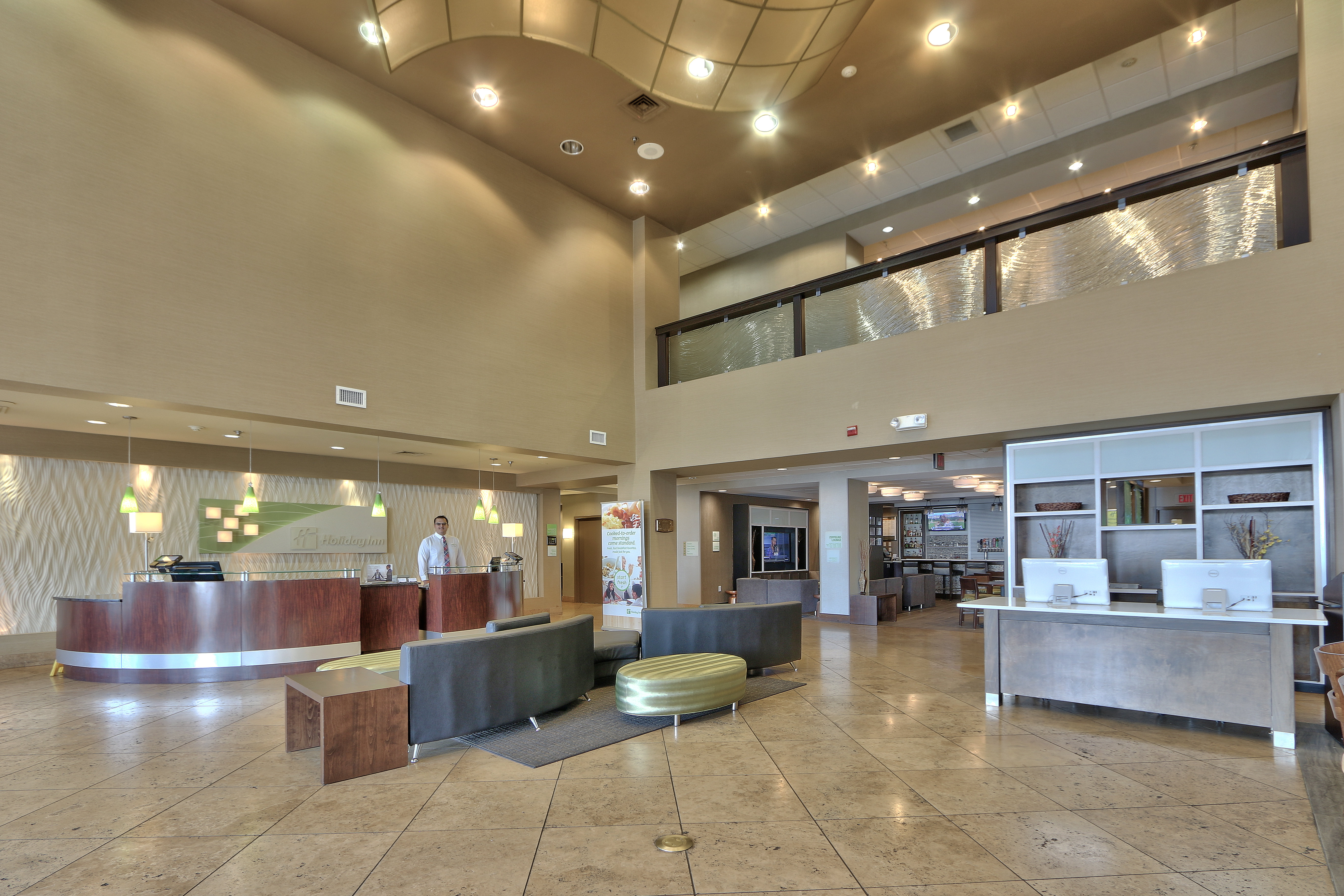 Holiday Inn & Suites Albuquerque-North I-25 7/48