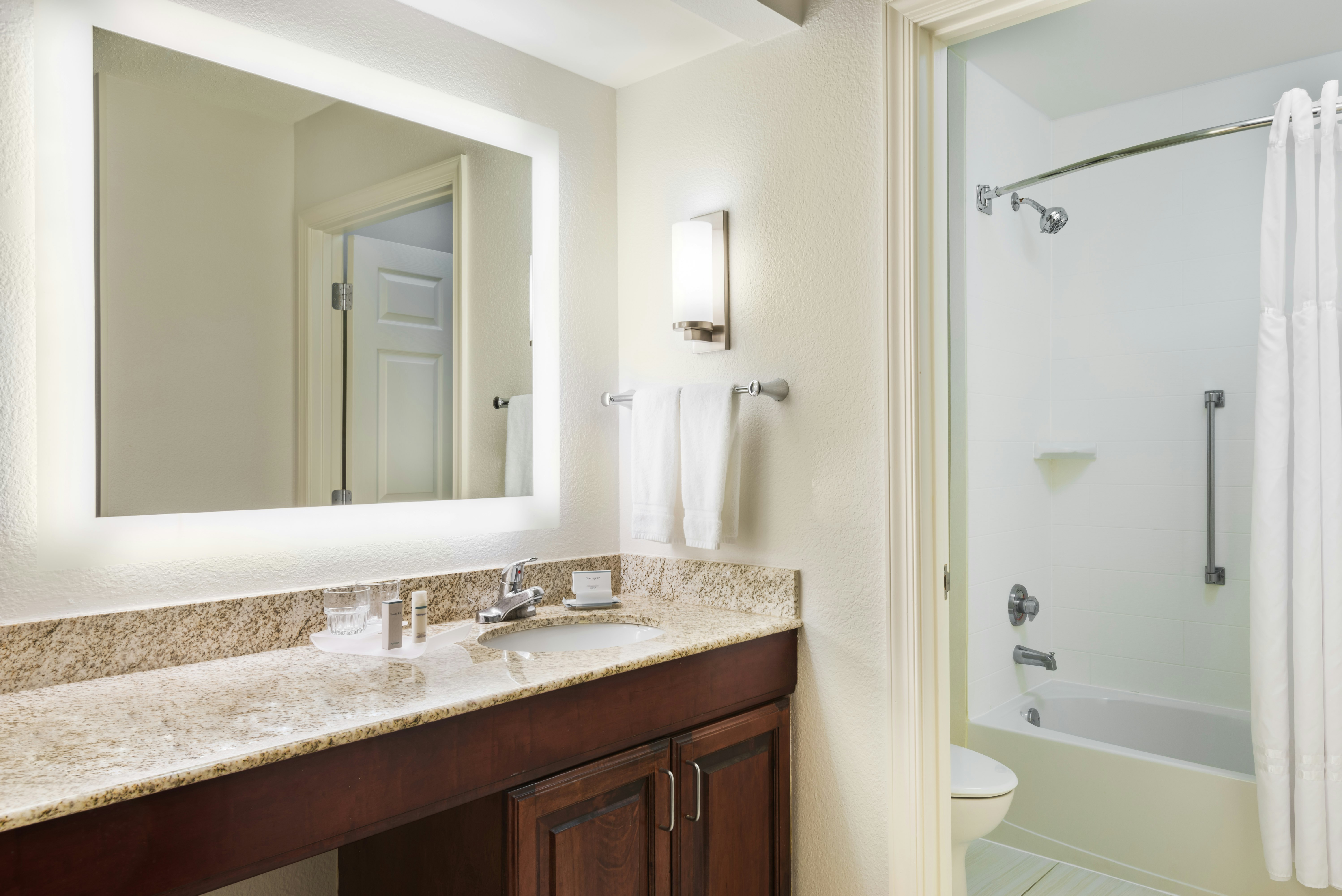 جناح بسرير كينج بغرفة نوم واحدة، Homewood Suites By Hilton Baton Rouge 2/2