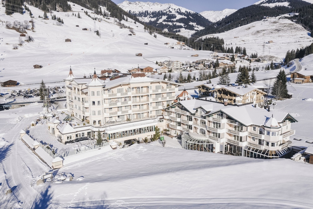 Traumhotel Alpina 4/49