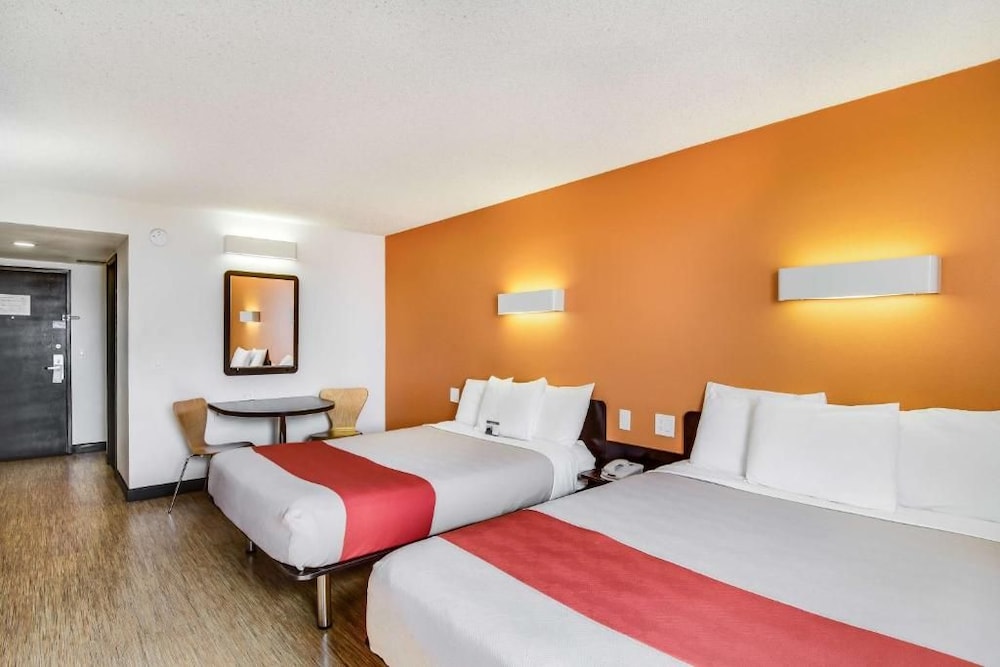Motel6 Carson, CA 21/59