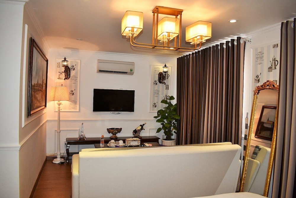 Saigon By Night Luxury Hotel 45/68