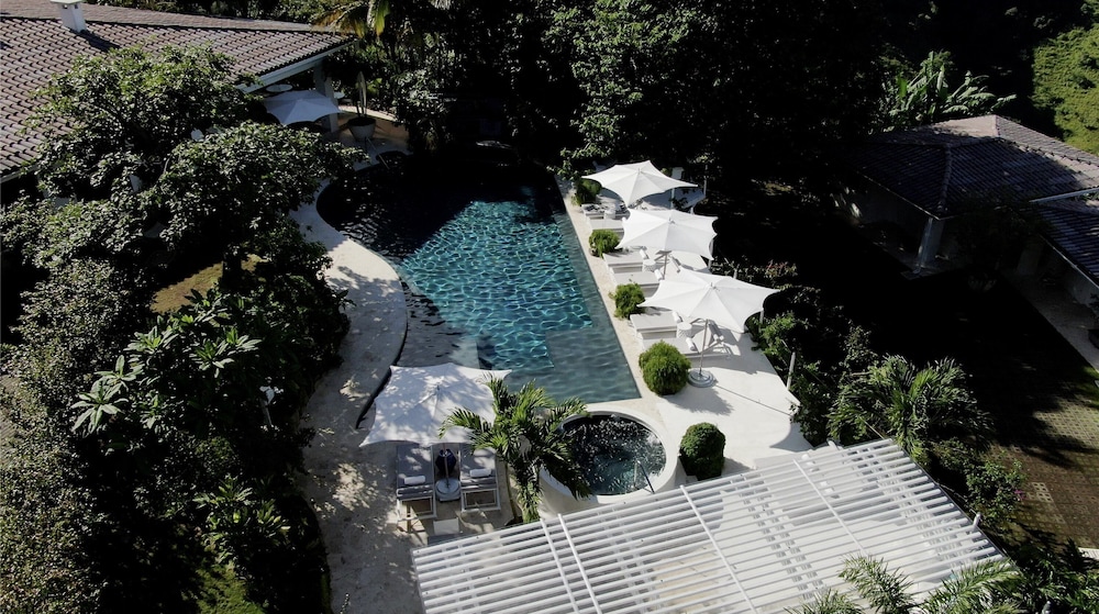 The Retreat Costa Rica 10/85
