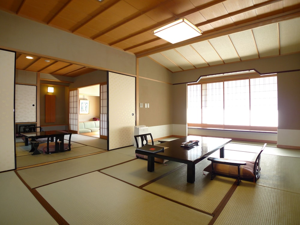KOZANTEI UBUYA 8/50