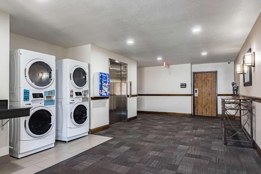Studio6 Plano, TX 69/74