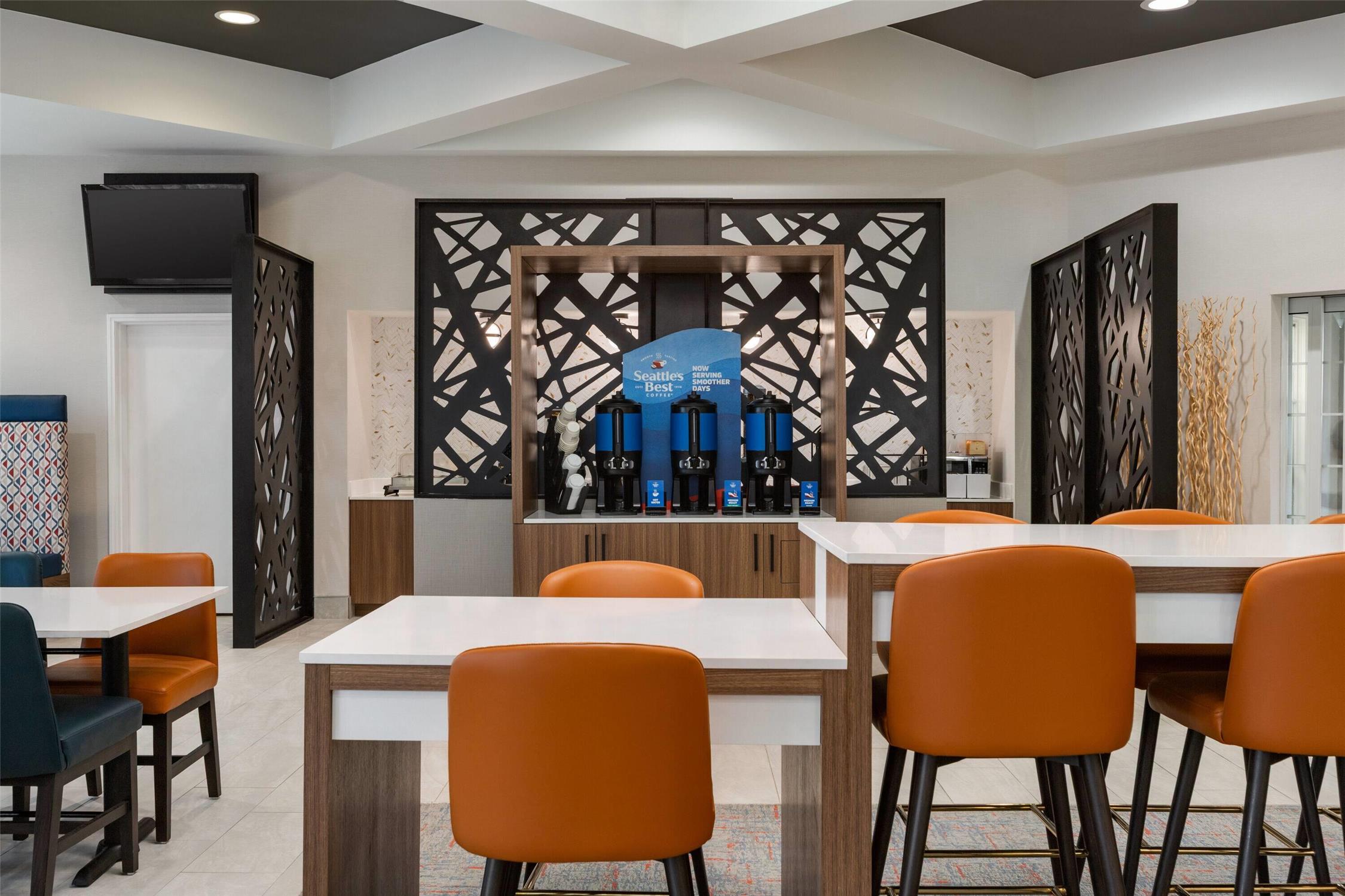 La Quinta Inn & Suites by Wyndham Dallas Arlington South 42/66