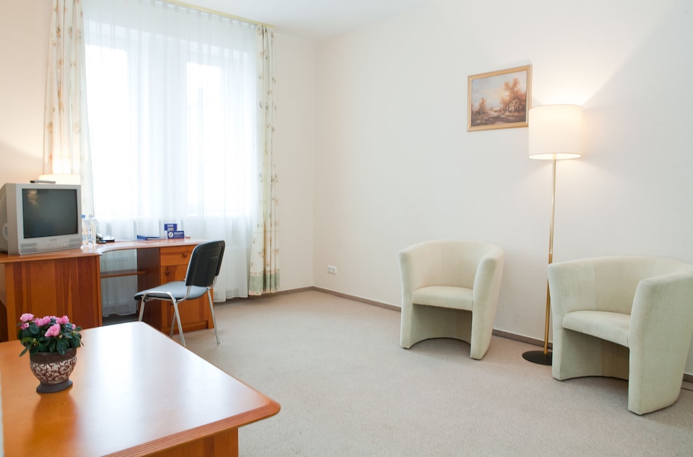 KOLONNA HOTEL BRIGITA 25/48