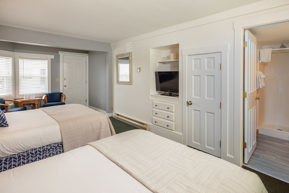 Glen Cove Inn and Suites 12/50