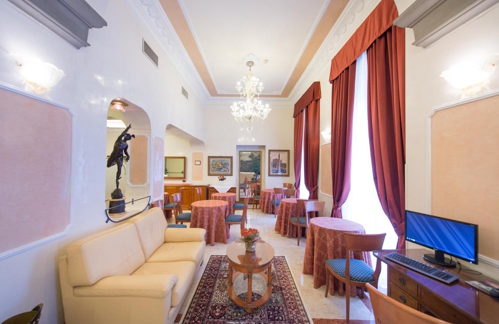 Strozzi Palace Hotel 38/42