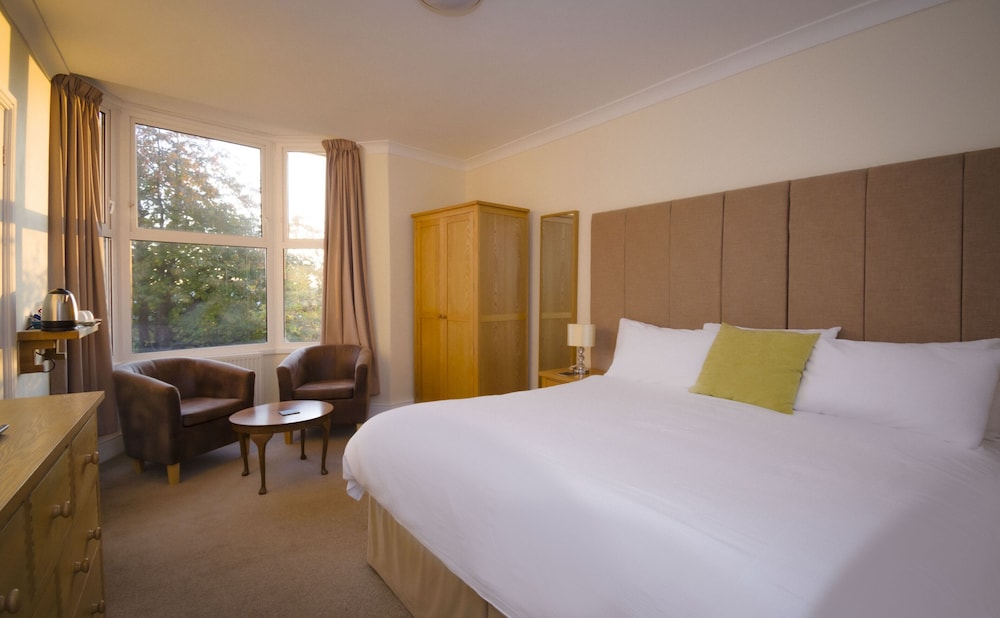 Crofton House Hotel 9/68