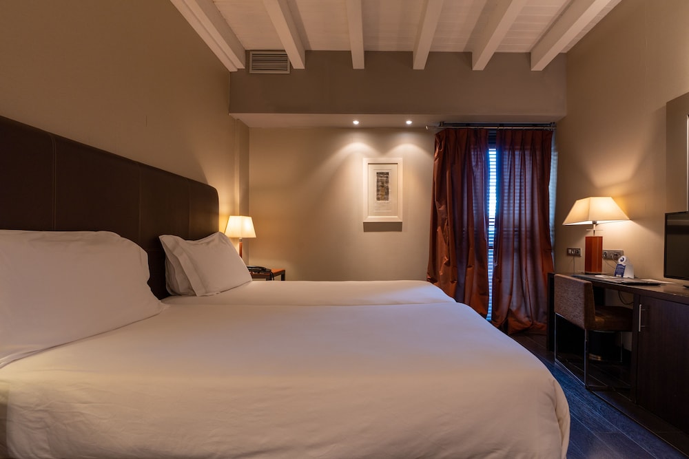 Hotel La Trufa Negra 12/59