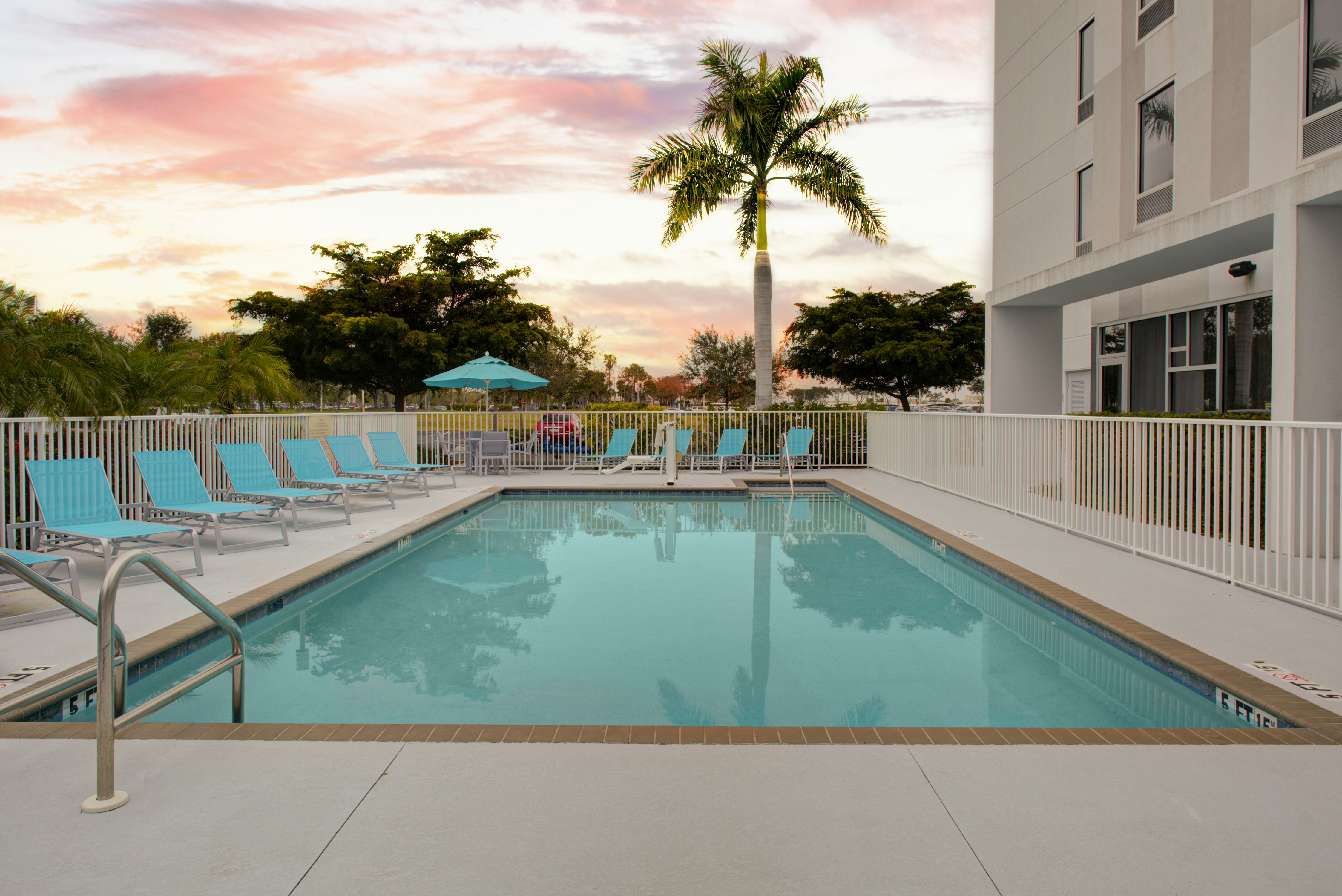 Hampton Inn and Suites Sarasota/Bradenton-Airport 68/68