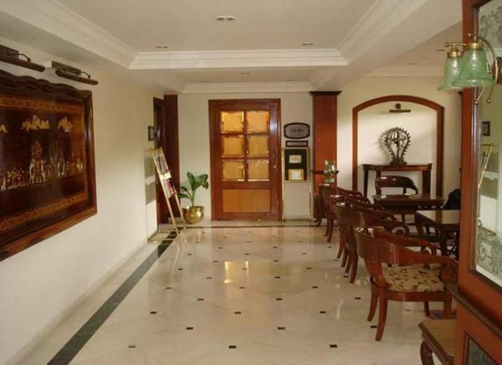 Renest Shraddha Inn Shirdi (ex Shraddha Sarovar Portico) 6/41