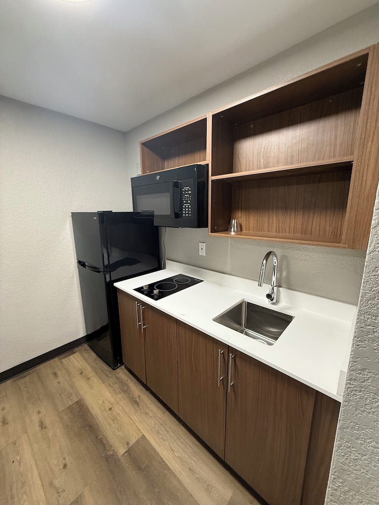 Extended Stay America - Nashville - Airport - Elm Hill Pike 37/46