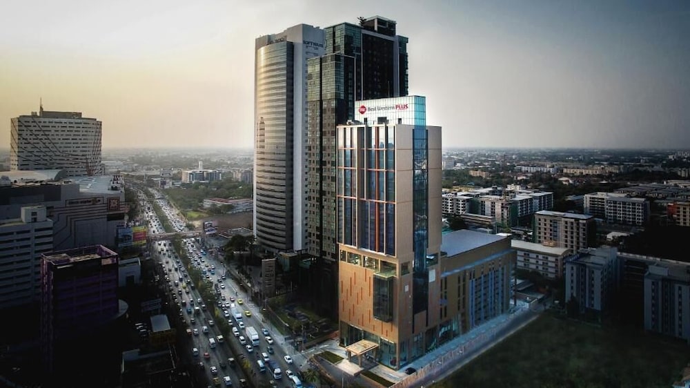 Best Western Plus Wanda Grand Hotel in PAK KRET