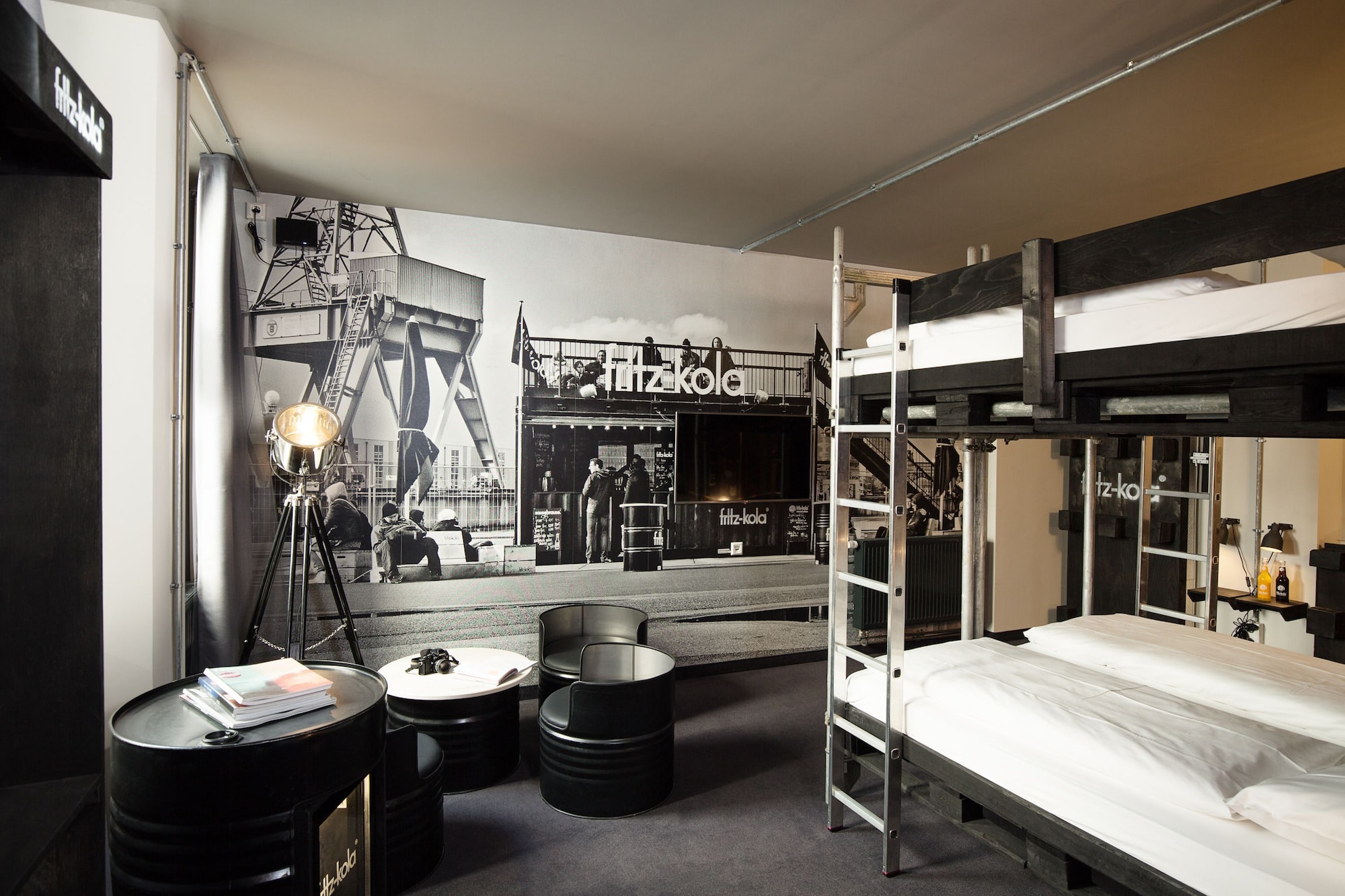 French Bed, 2 Queen and Twin Beds، Superbude St Georg 2/5
