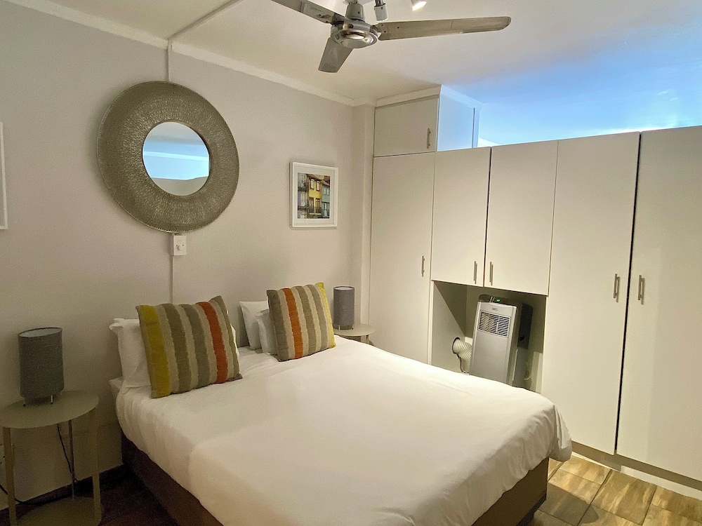 Midtown Rentals At The Four Seasons 13/38