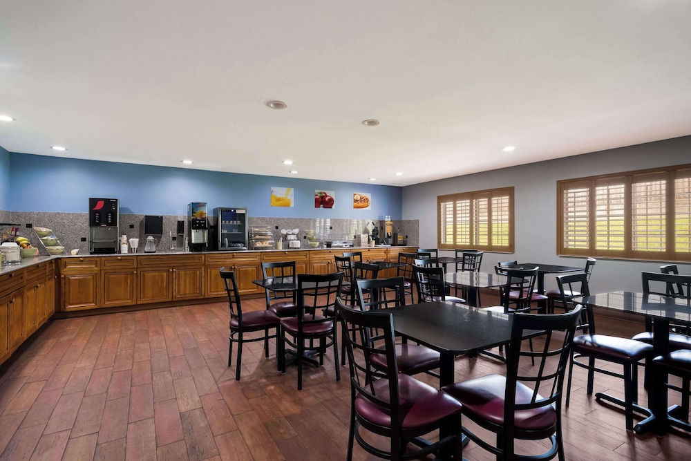 restaurant cafeteria