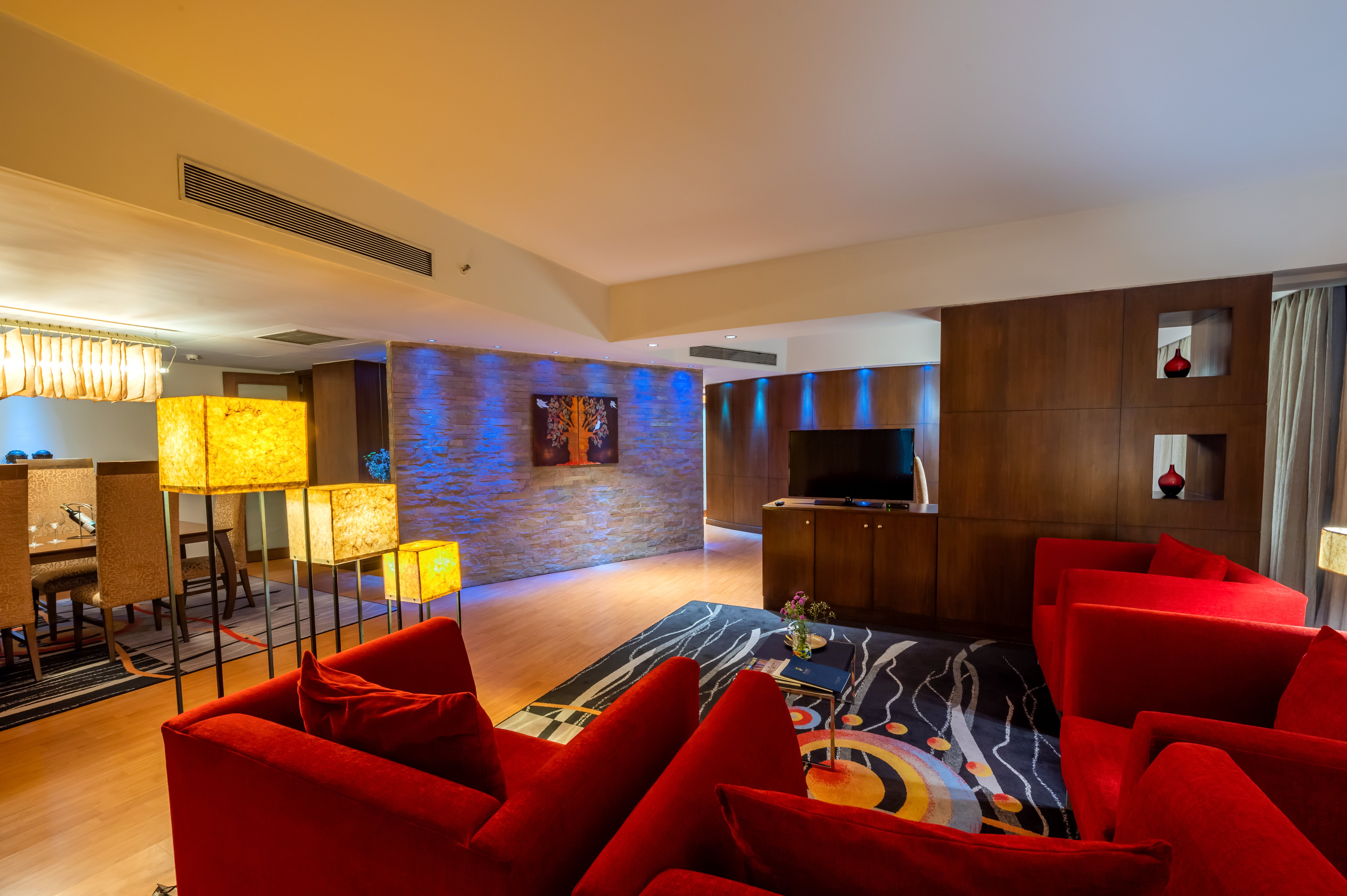 The O Hotel 23/50