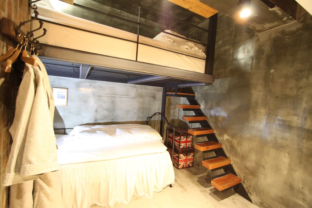 February Hotel Hwanggeum 49/93
