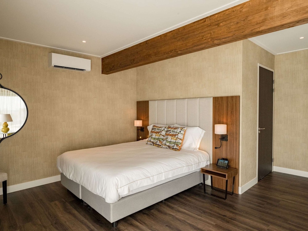 Garden, Suite, King Bed