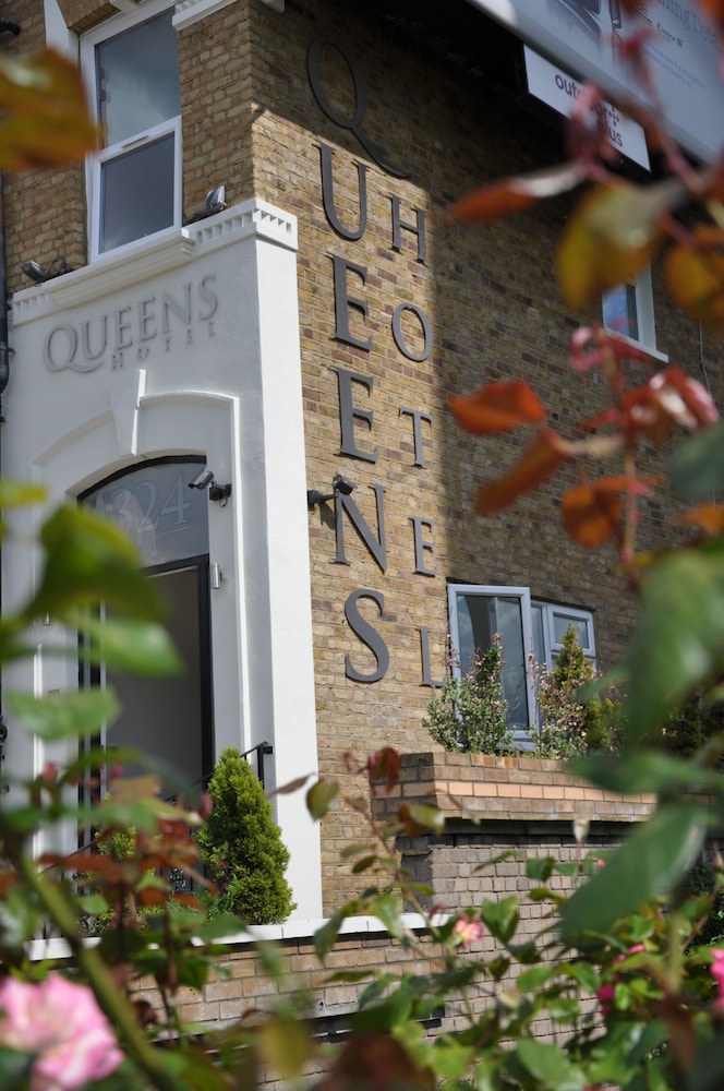 Queens Hotel 324 Seven Sisters Road 6/39