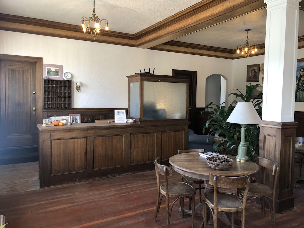 Winnedumah HOtel 4/50