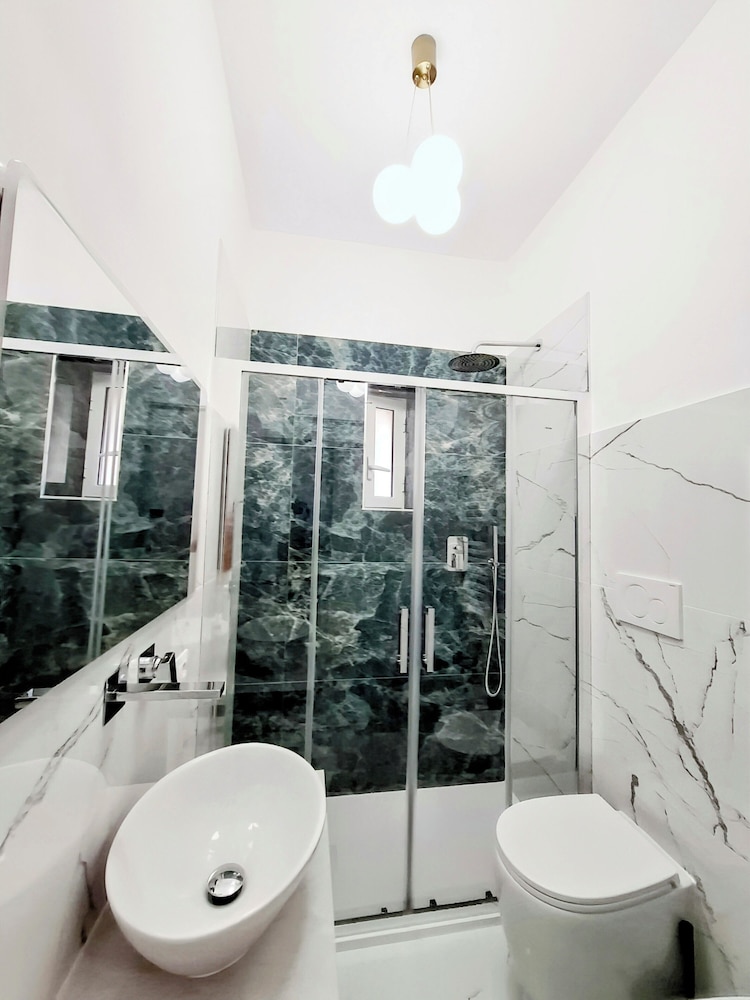 Rhome Sweet Rhome Suite 31/40