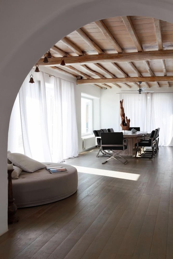 Villa Delucien 4/52