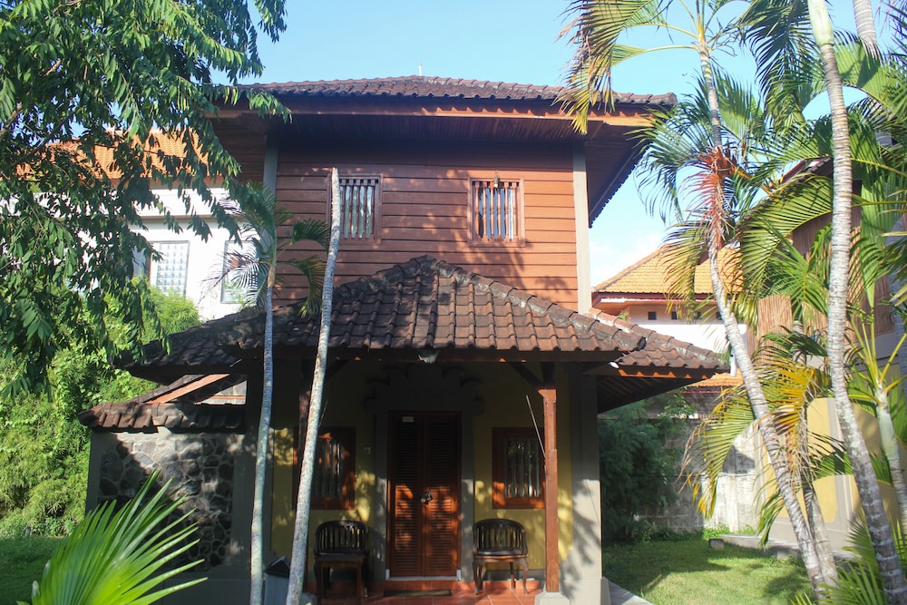 Suji Bungalow 7/66