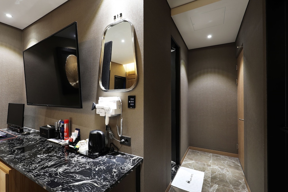 Mari Hotel 5/50