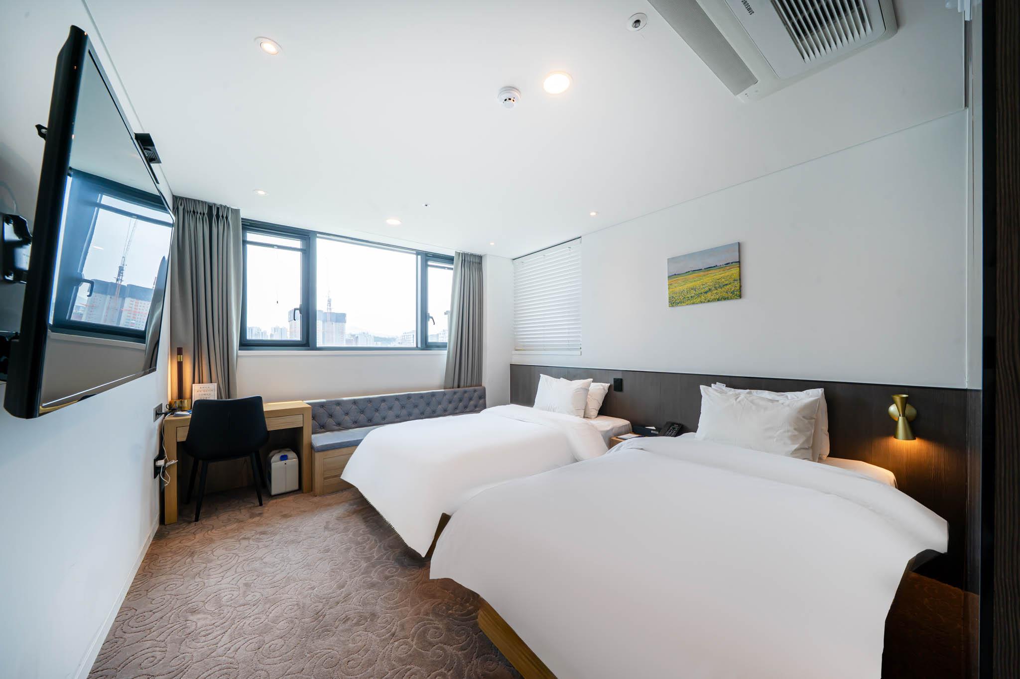 SUPERIOR, TWIN BEDS