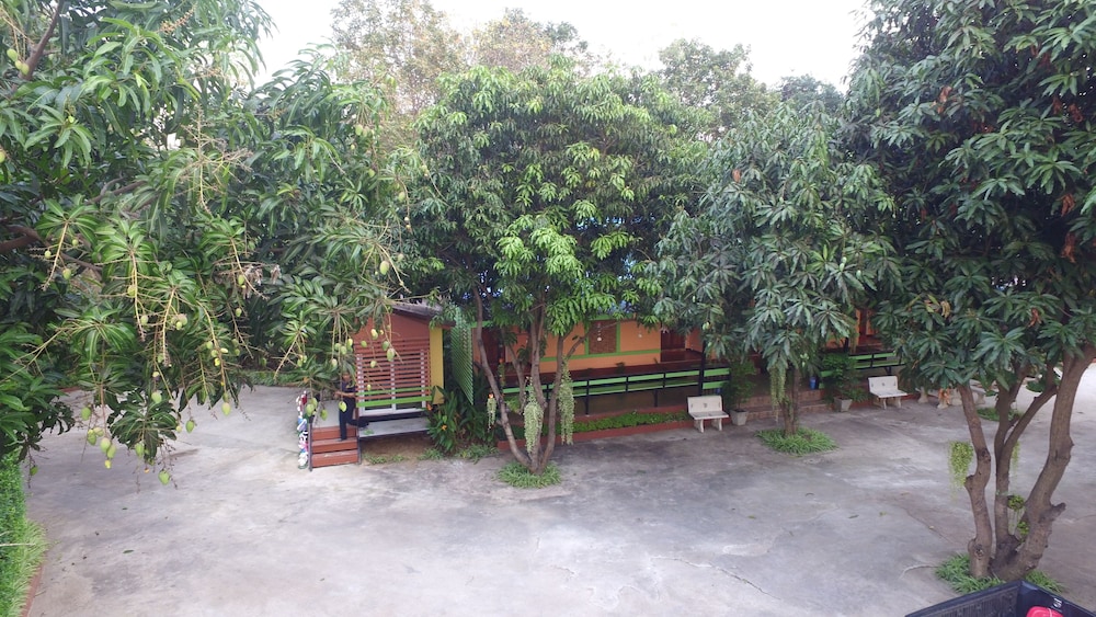 Home Hug Pak Sabai 7/32