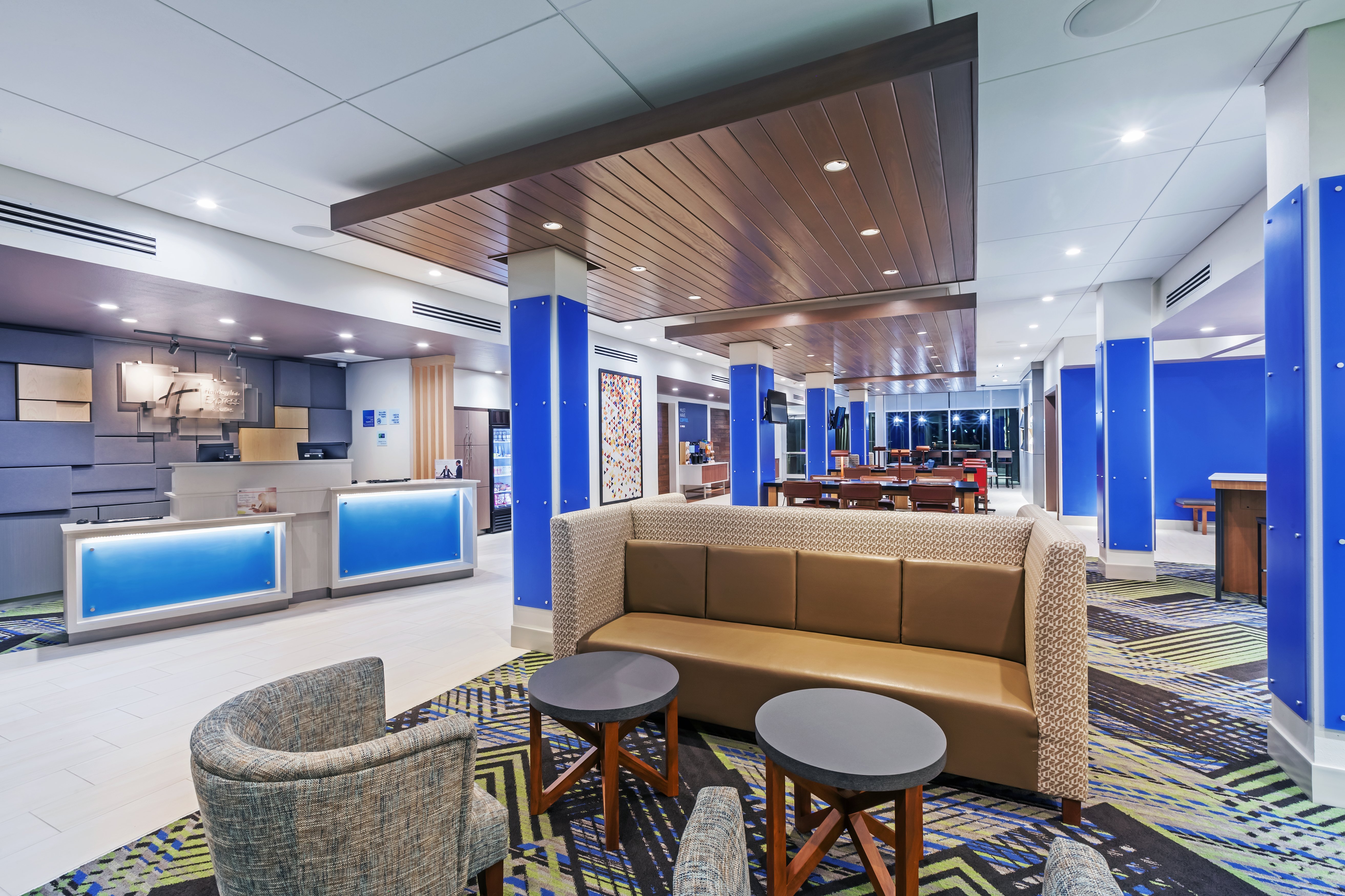 Holiday Inn Express Suites Chanute 33/46